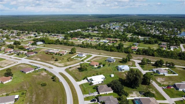 4239 E GATOR CIRCLE, Cape Coral, FL 33909