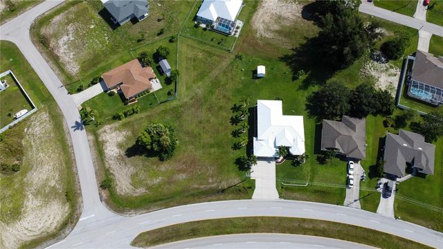 4239 E GATOR CIRCLE, Cape Coral, FL 33909