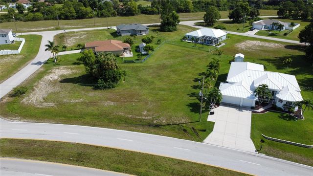 4239 E GATOR CIRCLE, Cape Coral, FL 33909