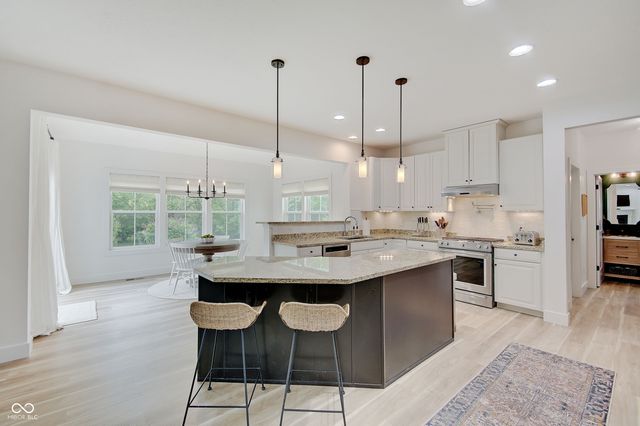 3219 Cimmaron Ash Drive, Zionsville, IN 46077