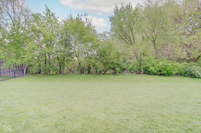 3219 Cimmaron Ash Drive, Zionsville, IN 46077