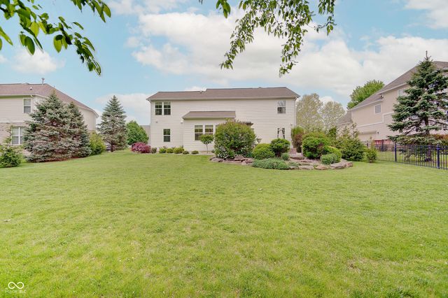 3219 Cimmaron Ash Drive, Zionsville, IN 46077