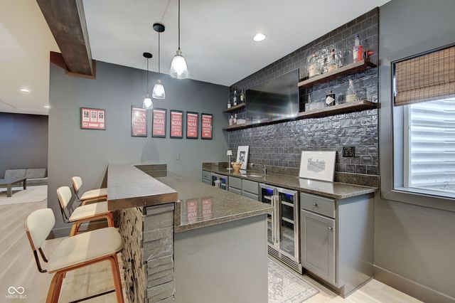 3219 Cimmaron Ash Drive, Zionsville, IN 46077