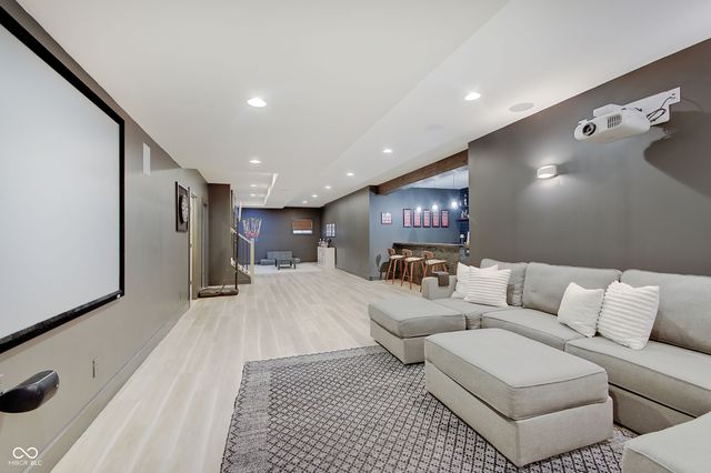 3219 Cimmaron Ash Drive, Zionsville, IN 46077