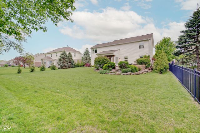 3219 Cimmaron Ash Drive, Zionsville, IN 46077