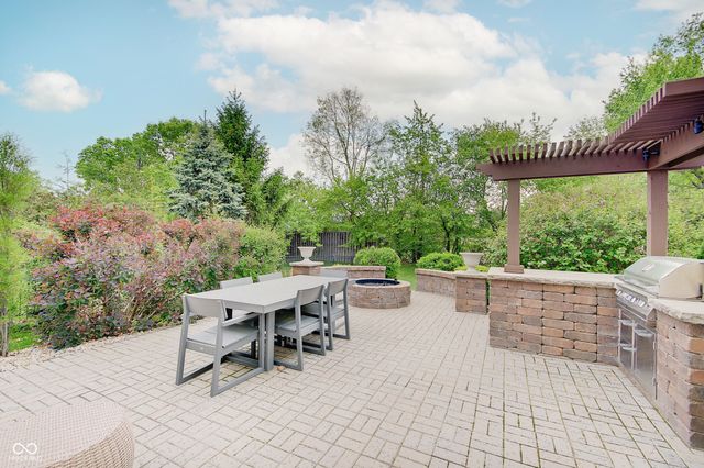 3219 Cimmaron Ash Drive, Zionsville, IN 46077