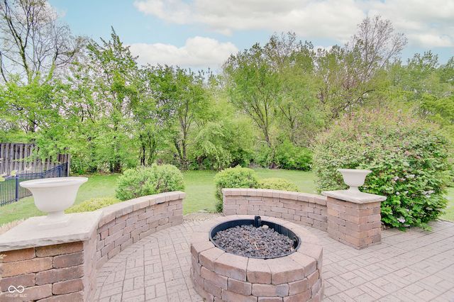 3219 Cimmaron Ash Drive, Zionsville, IN 46077