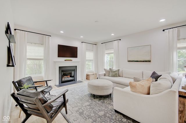 3219 Cimmaron Ash Drive, Zionsville, IN 46077