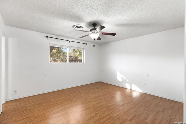 322 Lantana Ln, Pleasanton, TX 78064