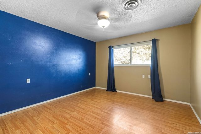 322 Lantana Ln, Pleasanton, TX 78064