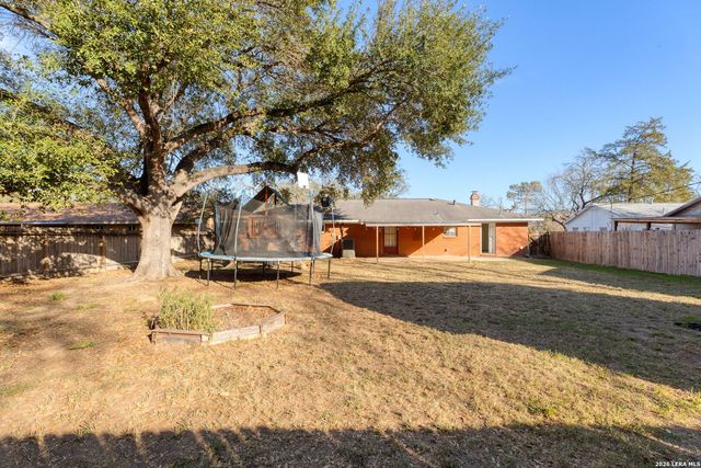 322 Lantana Ln, Pleasanton, TX 78064