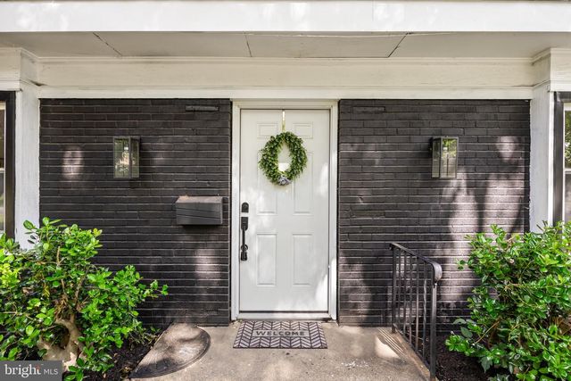 6 HASTING LN, Willingboro, NJ 08046