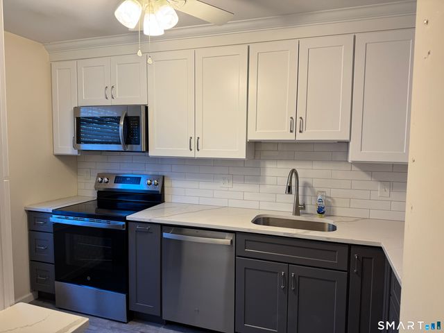 53 Seaside Avenue APT 14, Stamford, CT 06902