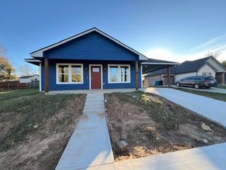 1220 S Travis Avenue, Denison, TX 75021