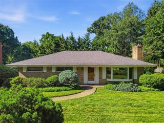 906 Glenover Place, Fox Chapel, PA 15215