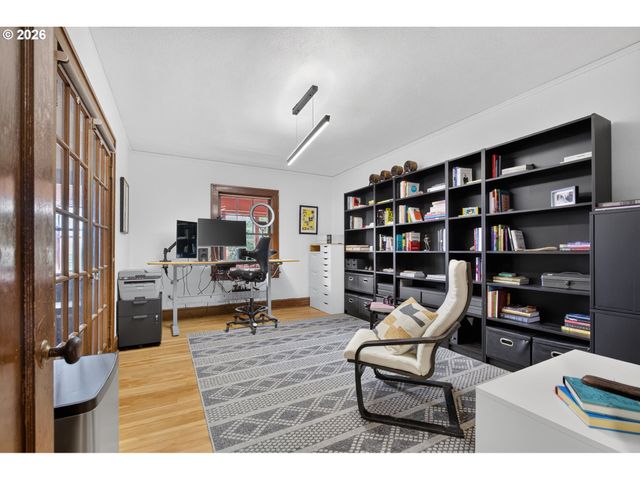 38623 E HISTORIC COLUMBIA RI Hwy, Corbett, OR 97019