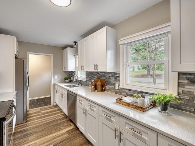 4246 Oak Drive Lane, Minnetonka, MN 55343