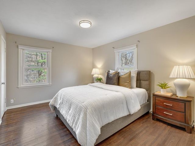 4246 Oak Drive Lane, Minnetonka, MN 55343