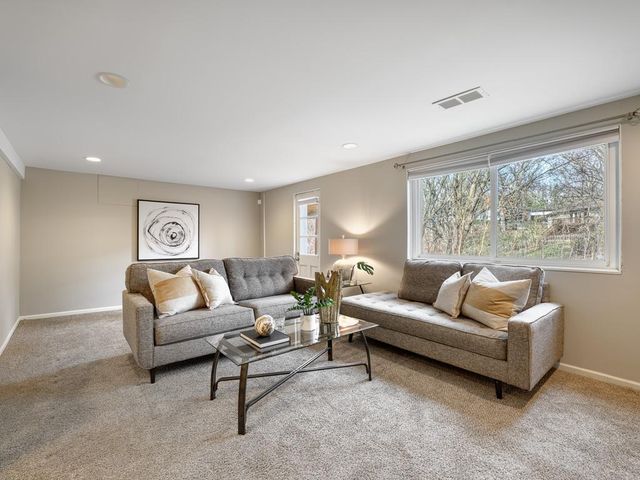 4246 Oak Drive Lane, Minnetonka, MN 55343