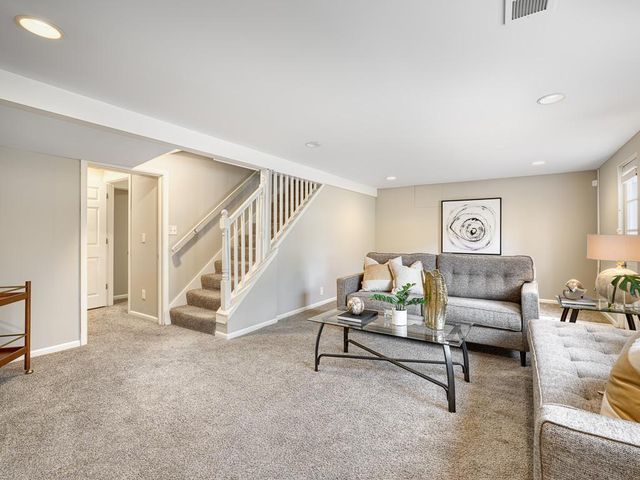 4246 Oak Drive Lane, Minnetonka, MN 55343