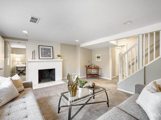 4246 Oak Drive Lane, Minnetonka, MN 55343