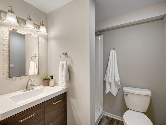 4246 Oak Drive Lane, Minnetonka, MN 55343