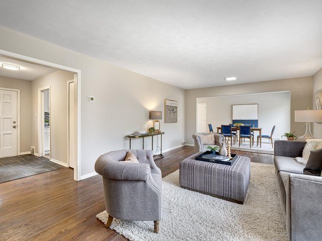 4246 Oak Drive Lane, Minnetonka, MN 55343