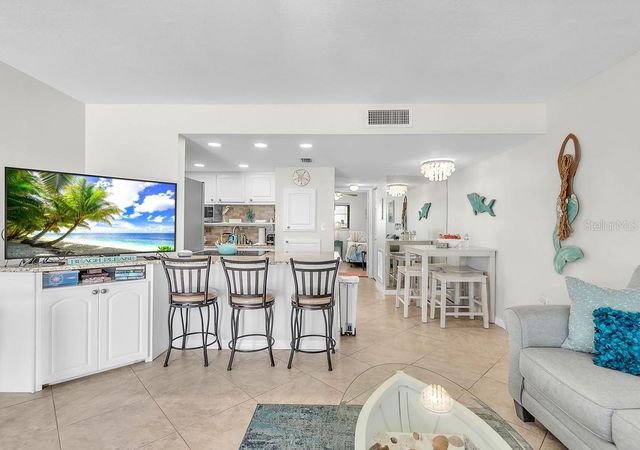 8470 W GULF BOULEVARD 210, Treasure Island, FL 33706