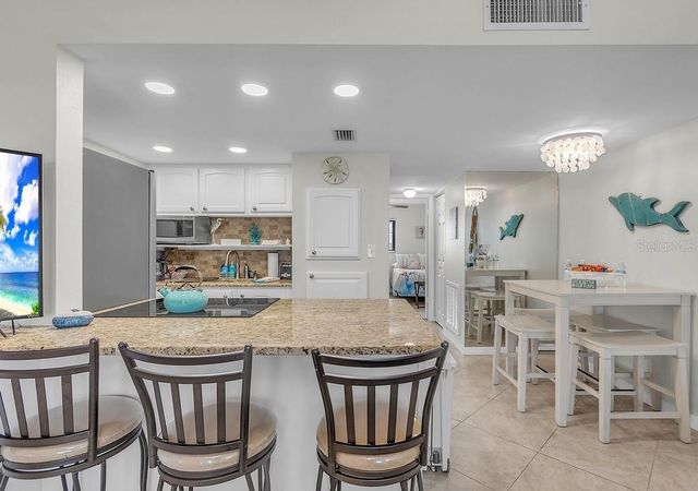 8470 W GULF BOULEVARD 210, Treasure Island, FL 33706