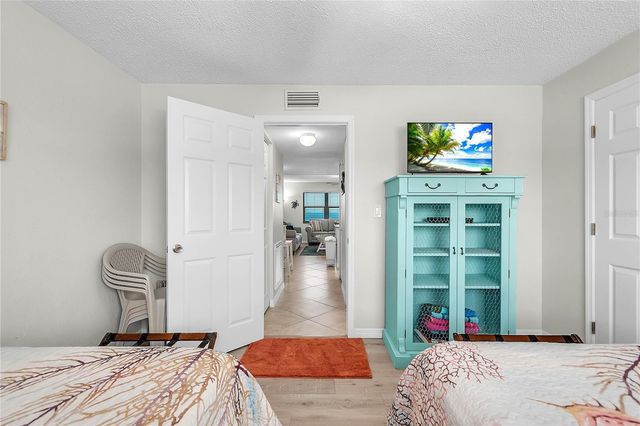 8470 W GULF BOULEVARD 210, Treasure Island, FL 33706