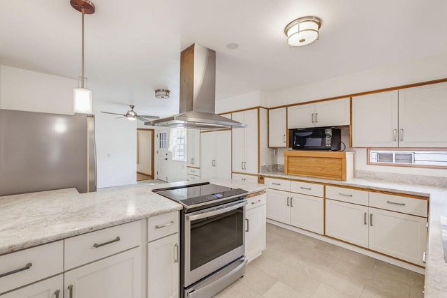 11911 N Wauwatosa ROAD, Mequon, WI 53097