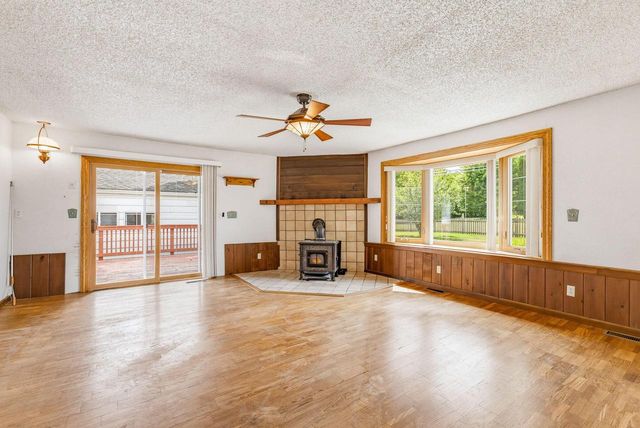 11911 N Wauwatosa ROAD, Mequon, WI 53097