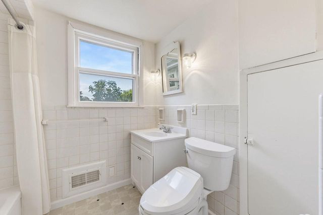 11911 N Wauwatosa ROAD, Mequon, WI 53097
