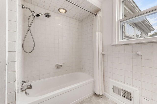 11911 N Wauwatosa ROAD, Mequon, WI 53097