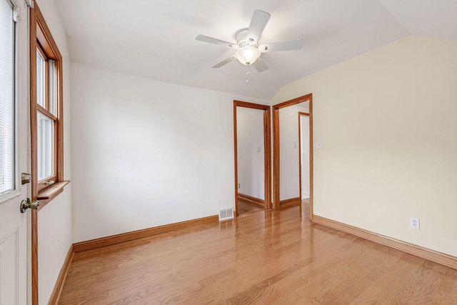 11911 N Wauwatosa ROAD, Mequon, WI 53097