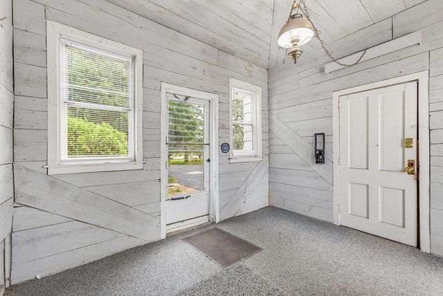 11911 N Wauwatosa ROAD, Mequon, WI 53097