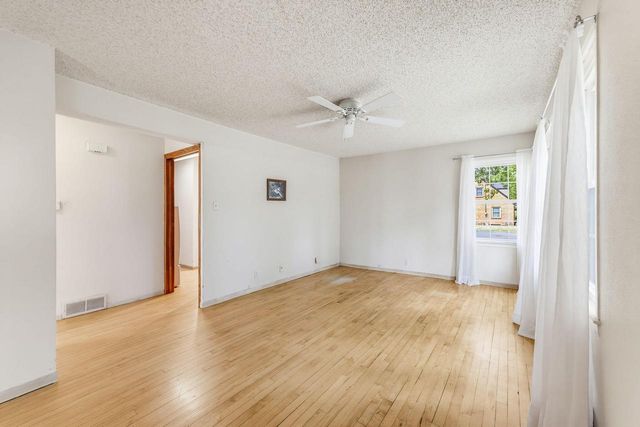 11911 N Wauwatosa ROAD, Mequon, WI 53097