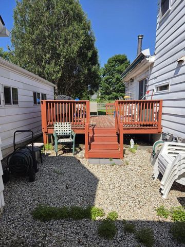 11911 N Wauwatosa ROAD, Mequon, WI 53097