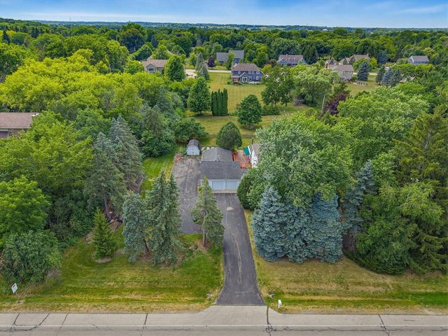 11911 N Wauwatosa ROAD, Mequon, WI 53097