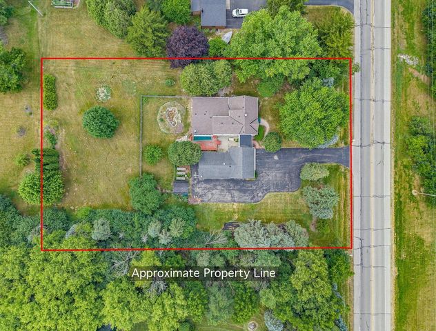 11911 N Wauwatosa ROAD, Mequon, WI 53097