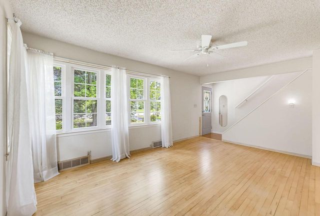 11911 N Wauwatosa ROAD, Mequon, WI 53097