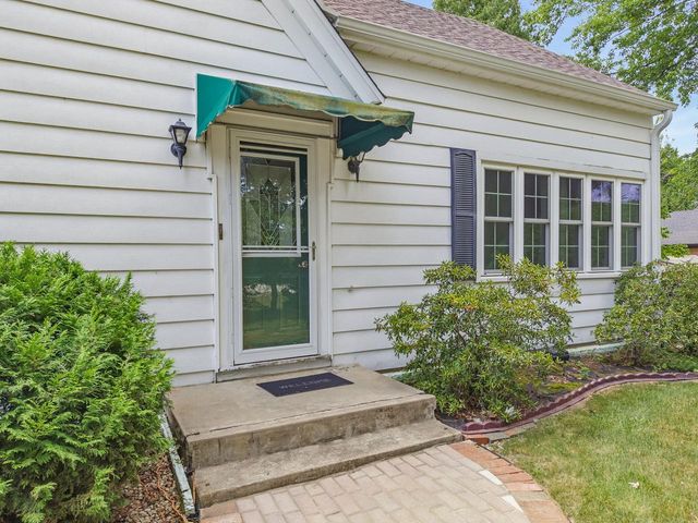 11911 N Wauwatosa ROAD, Mequon, WI 53097