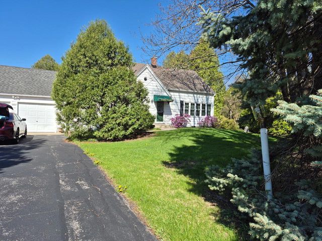 11911 N Wauwatosa ROAD, Mequon, WI 53097