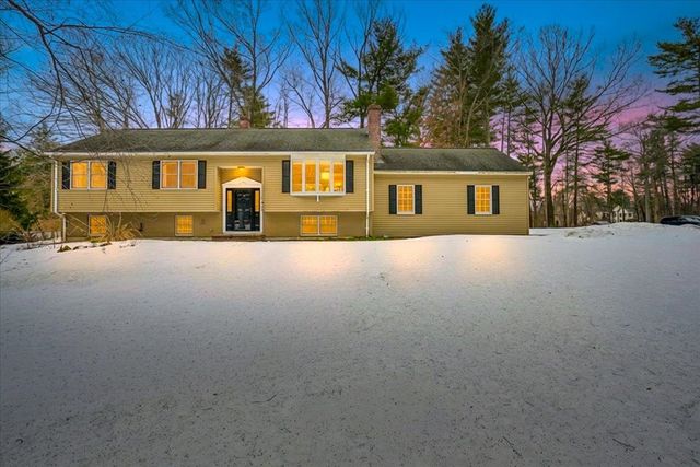 12 Old Gordon Road, Brentwood, NH 03833
