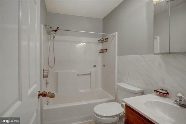 601 KITTATINNY DRIVE, Chambersburg, PA 17202