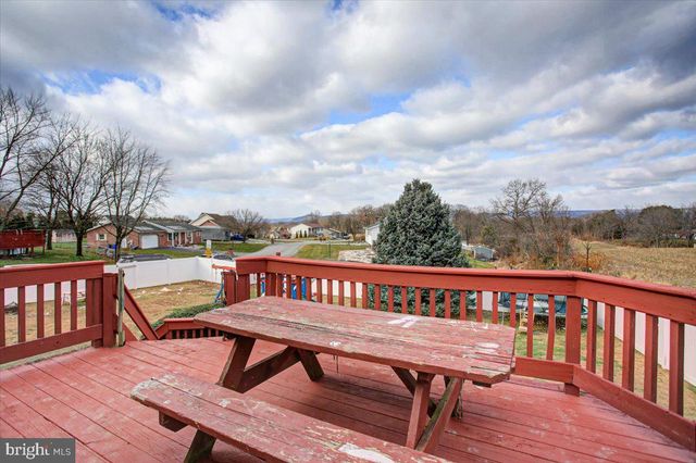 601 KITTATINNY DRIVE, Chambersburg, PA 17202