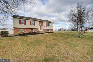 601 KITTATINNY DRIVE, Chambersburg, PA 17202