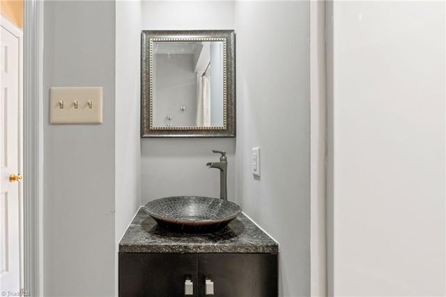 429 Herndon Drive, Winston-salem, NC 27104