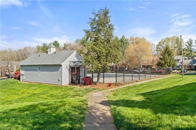 429 Herndon Drive, Winston-salem, NC 27104