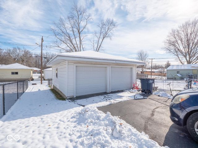 631 Memorial Drive, Beech Grove, IN 46107